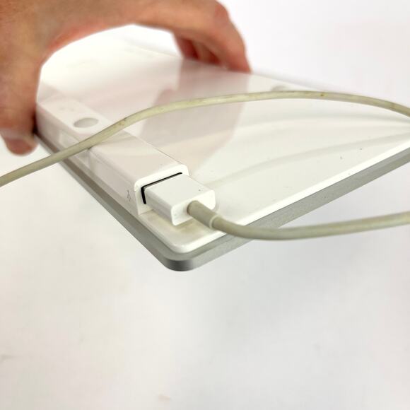 Apple Slim A1243 USB Wired Keyboard with Numeric Keypad Mac Standard Aluminum - Picture 6 of 6